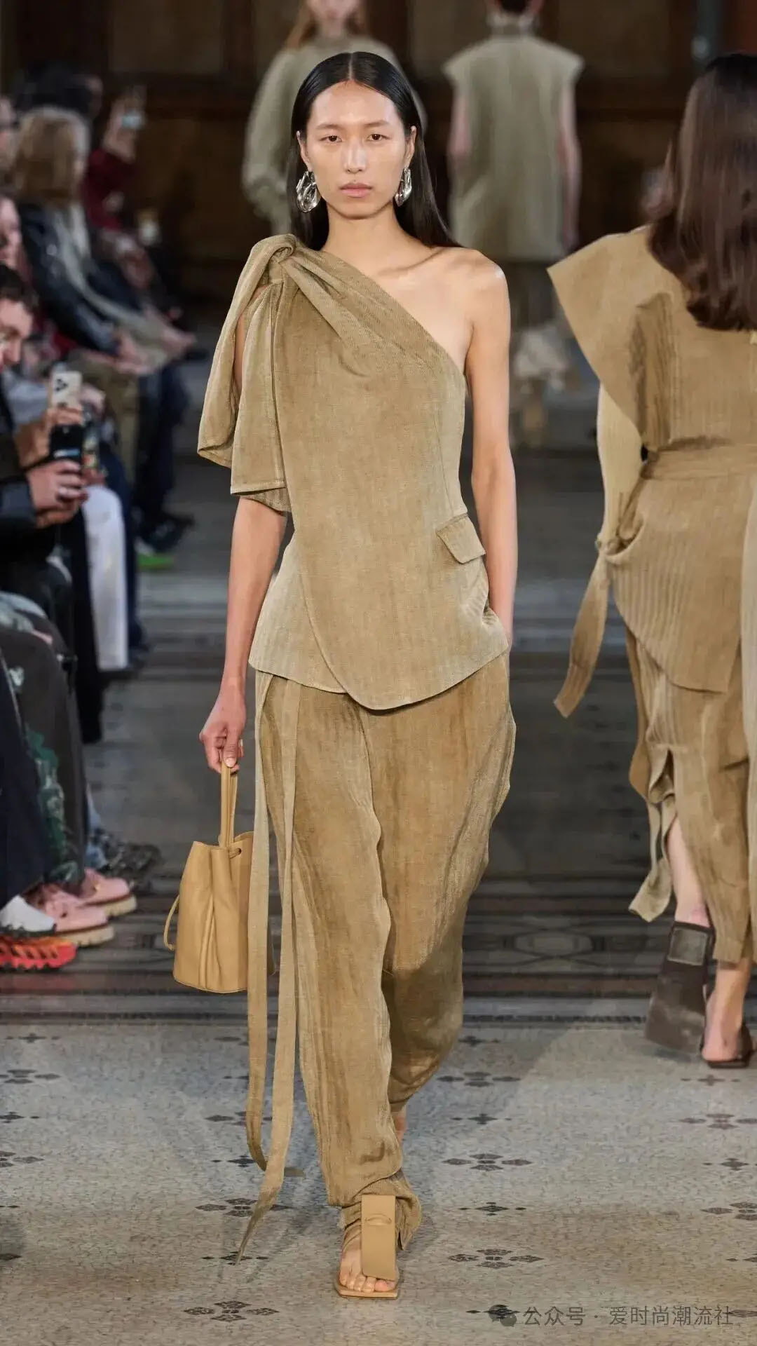 2026春夏流行色 8.jpg